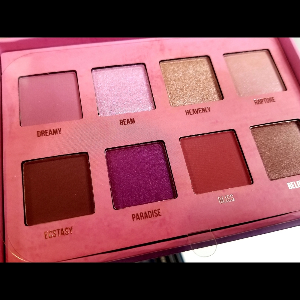 Lime Crime Venus 3 pigmented eyeshadow palette - Picture 2 of 6